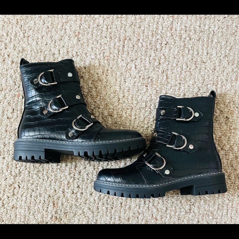 Black boots size 6, So brand, new in box never worn.